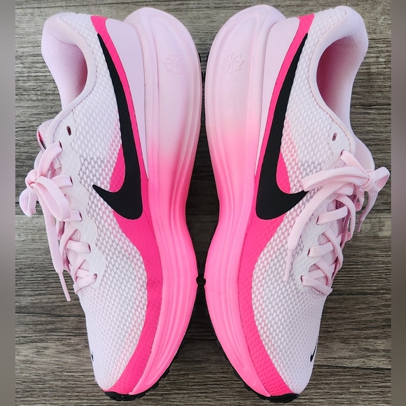 **LIKE NEW** Nike Revolution 8 Sz 9 Pink Foam Hyper Pink Running Walking Shoe - Picture 8 of 11